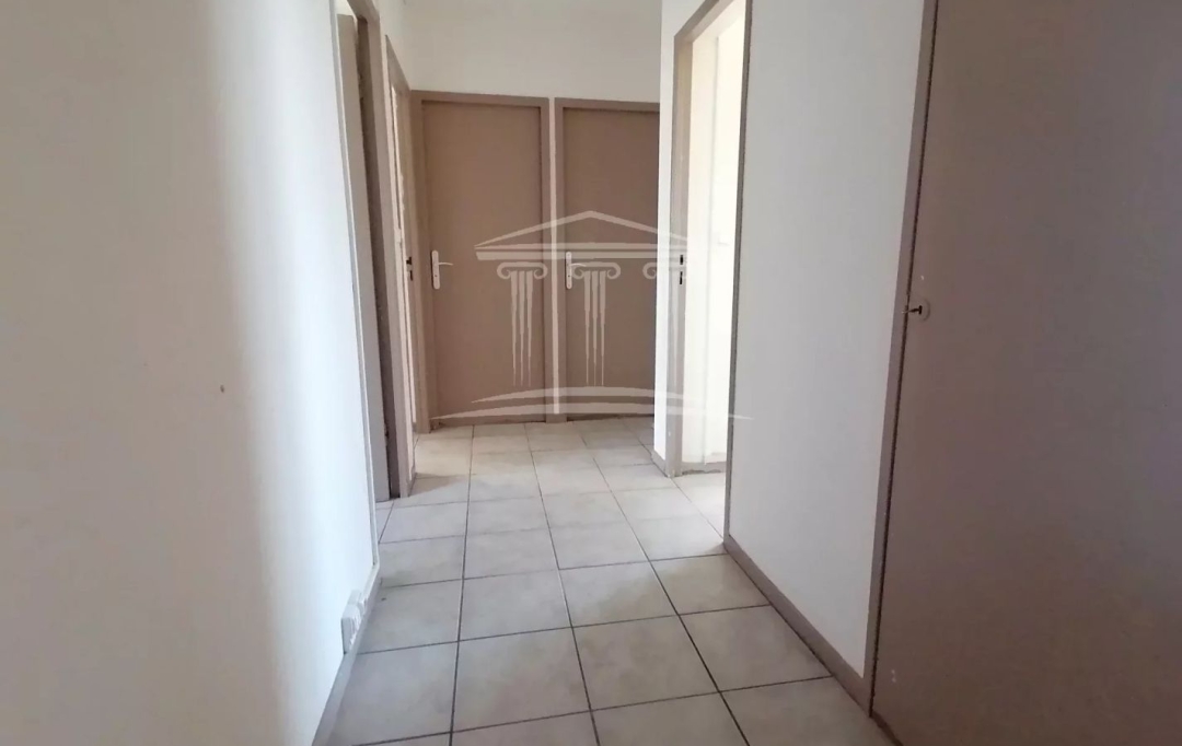 Annonces AVIGNON 84 : Appartement | SORGUES (84700) | 57 m2 | 77 000 € 