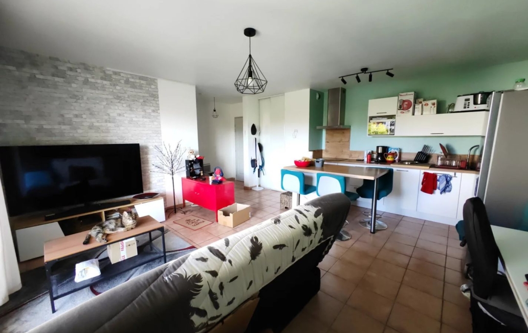 Annonces AVIGNON 84 : Appartement | ENTRAIGUES-SUR-LA-SORGUE (84320) | 53 m2 | 123 000 € 